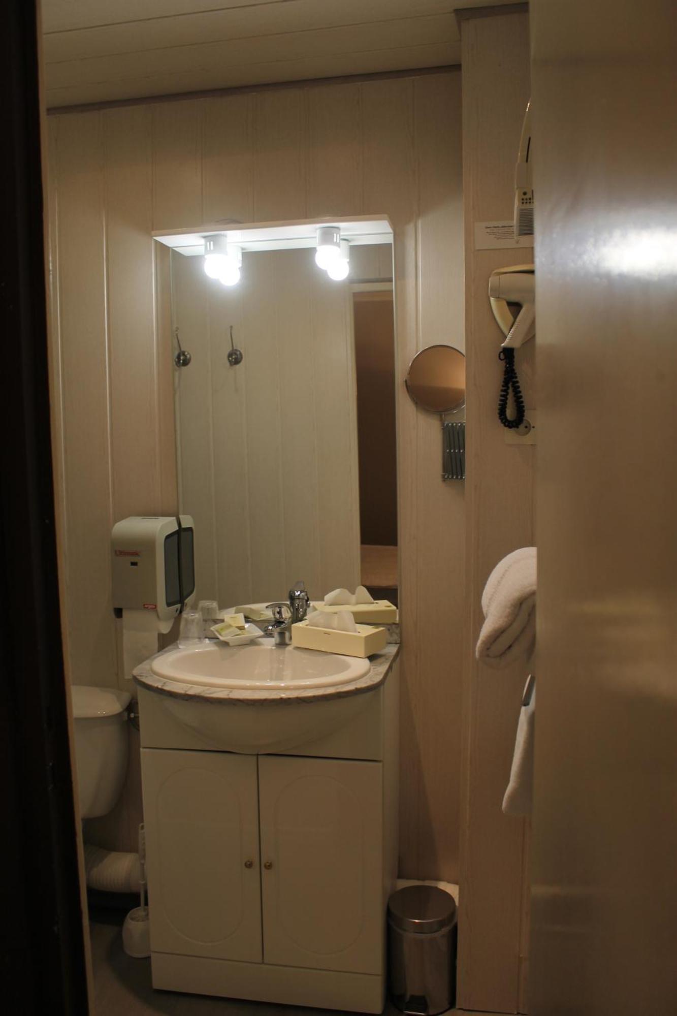 Hotel Les Alpes Allevard Phòng bức ảnh